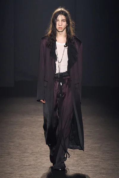 Look 32